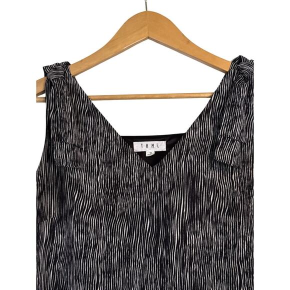 THML Women's Embroidered V-Neck Shift Mini Dress Pullover Size M Black Orange - Picture 5 of 9